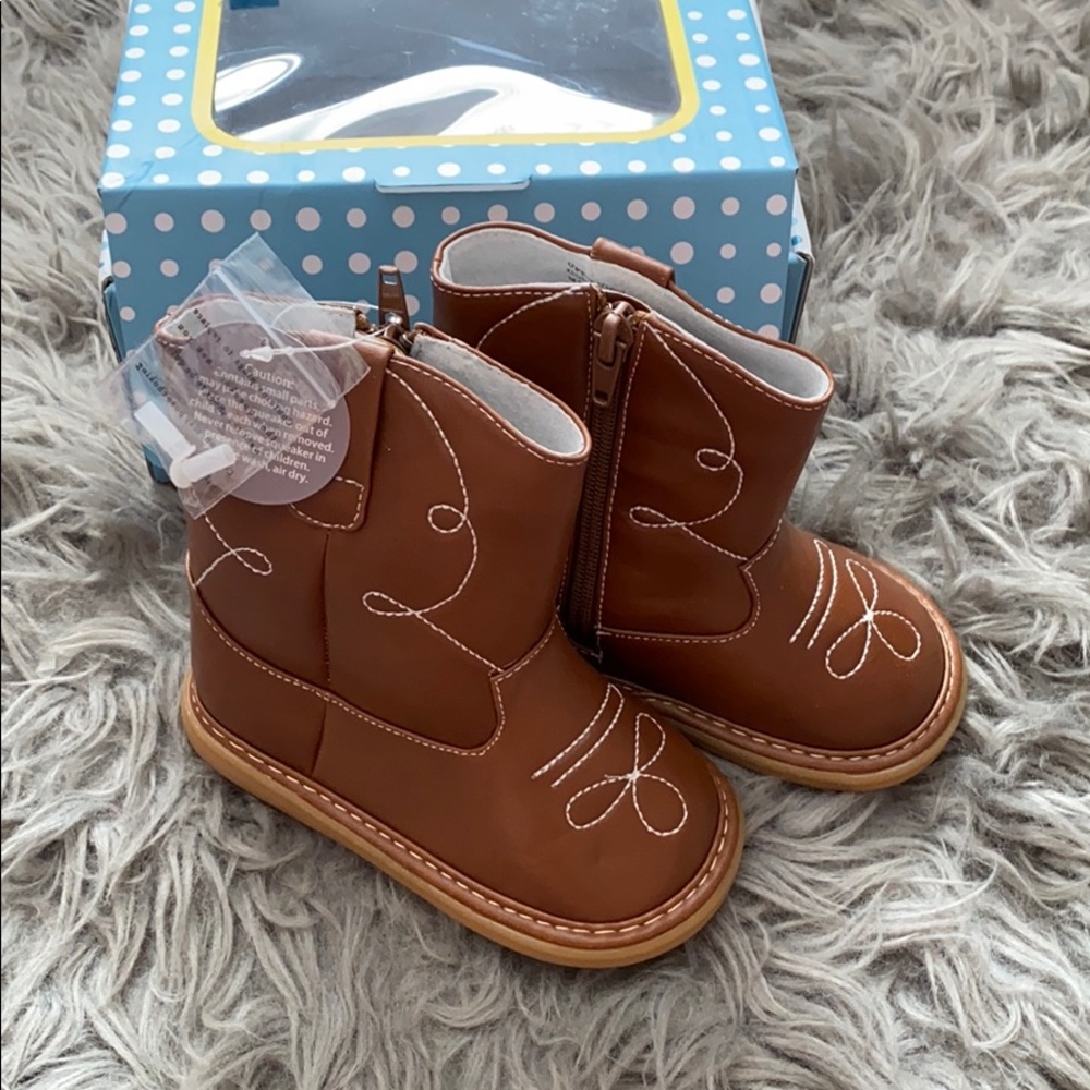 New in box weesqueak squeaky cowboy boots size 8